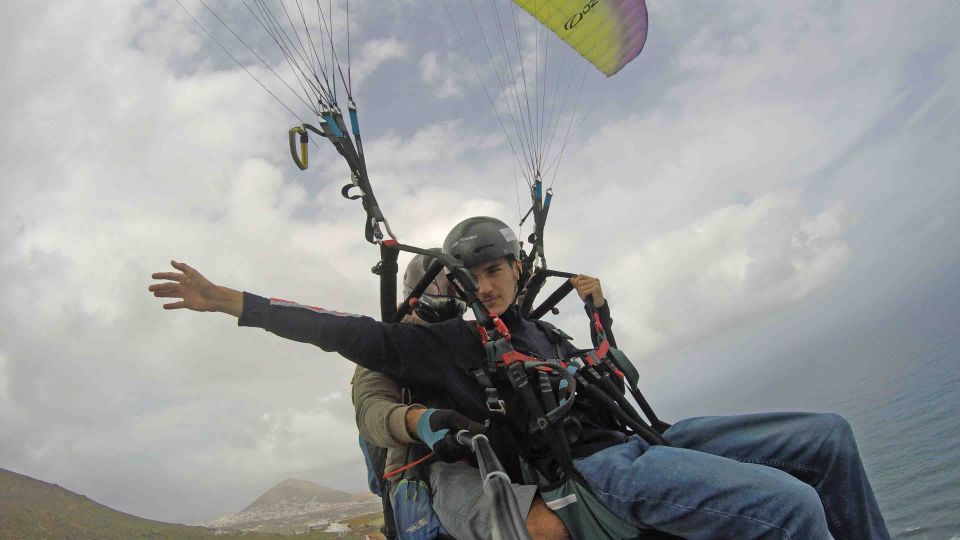 Las Palmas: Paragliding Tandem Flight with Instructor - Photos, language, and the human touch that matters