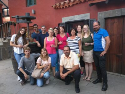 Las Palmas: Private Old City Guided Walking Tour with Tapas - What the 2.5 Hours Look Like on Your Feet
