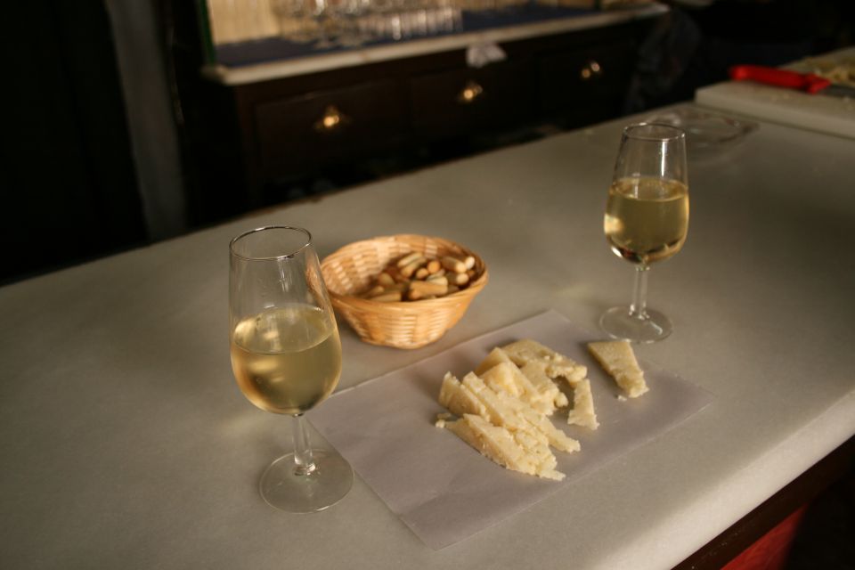 Las Palmas: Tapas and Drinks in the Beauty of the Old City - Stop selection that avoids the tourist-food machine