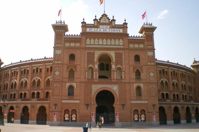 Las Ventas Madrid Bullring & Bullfighting Museum with Audioguide - The stadium route: callejón, tendidos, and the Door of Madrid