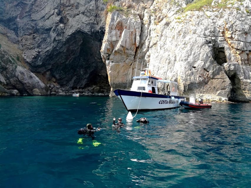 L'Estartit: Dive and Snorkeling in Montgrí Natural Park - The boat ride toward Medes Islands and Baix Ter Natural Park