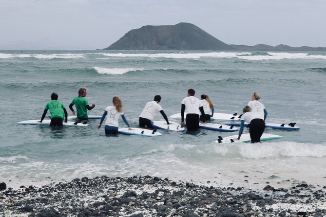 Lezioni di Surf per Beginner e Intermedi (6 persone a istruttore) - Who Should Book This Lesson (and Who Might Not)