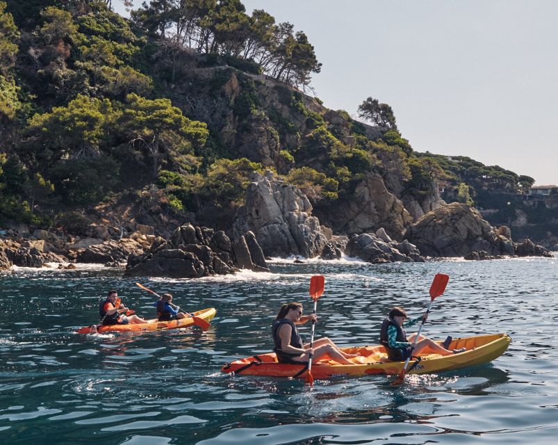 Lloret de Mar: Costa Brava Kayak Tour and Swimming - The 2-hour flow: briefing, steady paddling, and a cove swim