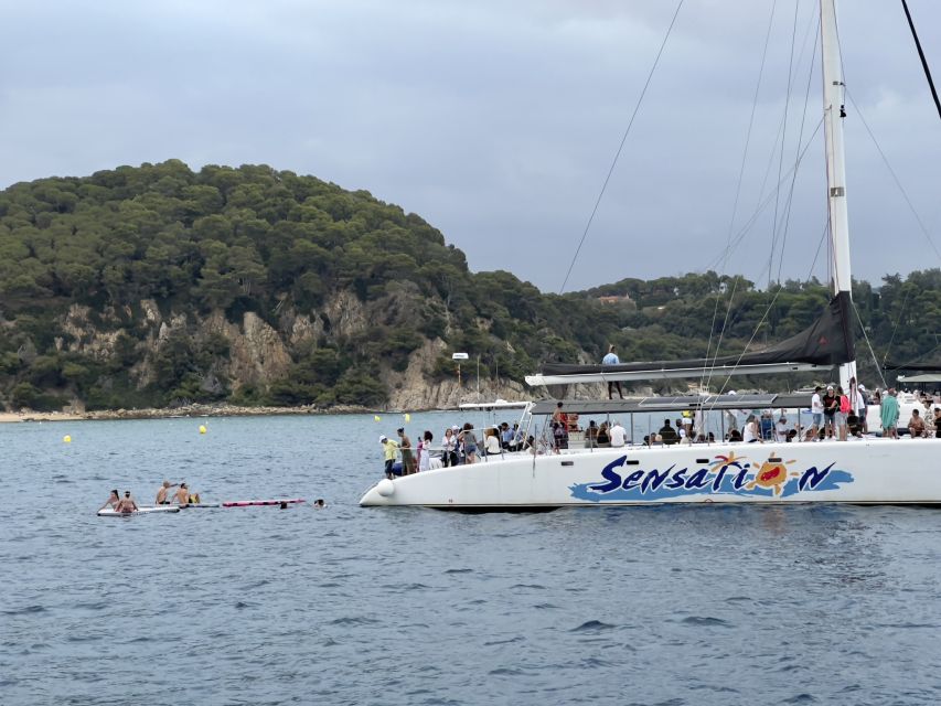 Lloret de Mar: Sunset Catamaran Cruise with DJ and Drinks - Practical tips that make the whole night easier