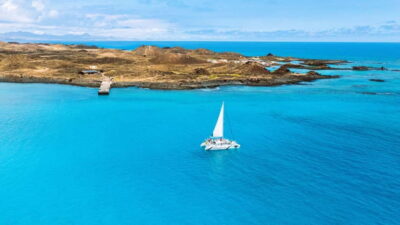 Lobos Island: 4-Hour Catamaran Trip with Lunch - Getting to the catamaran: Corralejo harbor and the 10AM departure