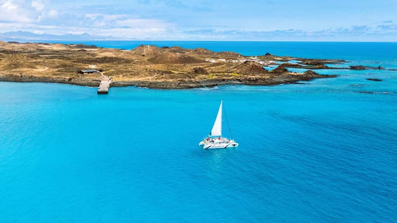 Lobos Island: 4-Hour Catamaran Trip with Lunch - Getting to the catamaran: Corralejo harbor and the 10AM departure