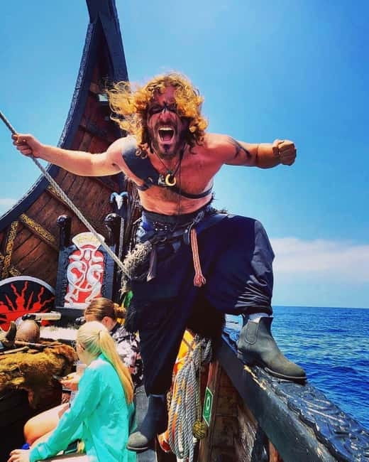 Los Cristianos: Whale Watching Cruise w/Swim Stop & Drinks - Entering The Los Cristianos Harbor Ritual