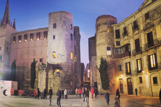 Luca’s Hidden Old Barcelona: the Gothic and El Born Tour - Key highlights worth your time