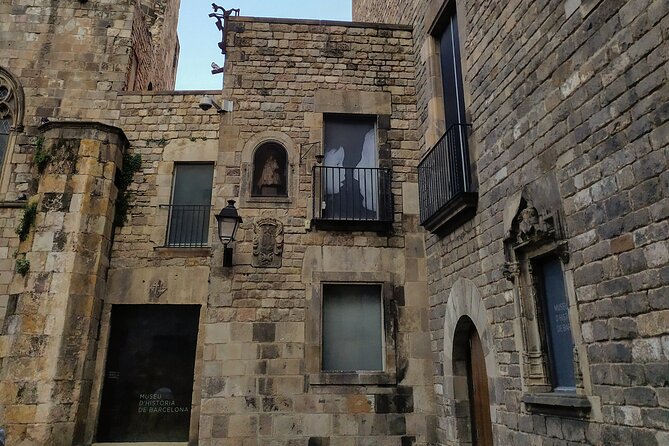 Luca’s Hidden Old Barcelona: the Gothic and El Born Tour - Santa Maria del Mar: why people love this church