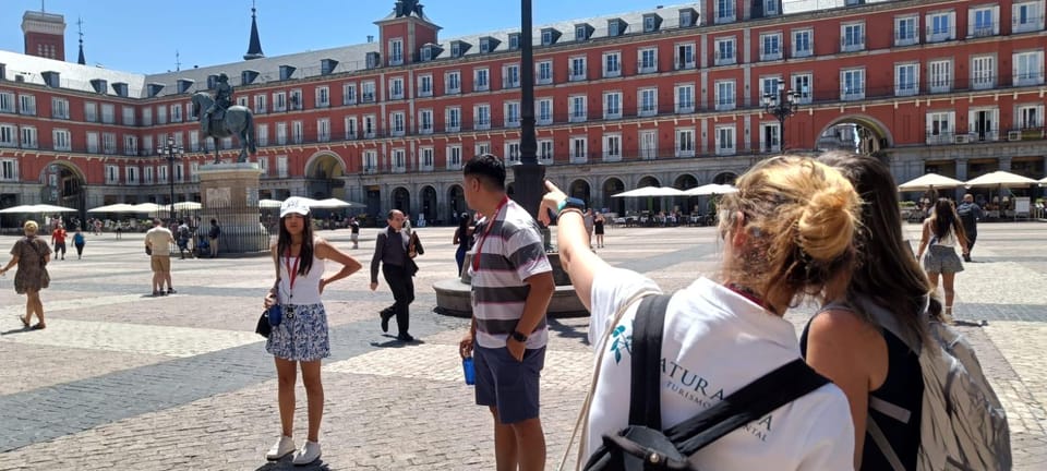 Madrid: 1.5-Hour City Highlights Guided Walking Tour - Barrio de las Letras and Casa de Cervantes: writers’ Madrid in walking distance