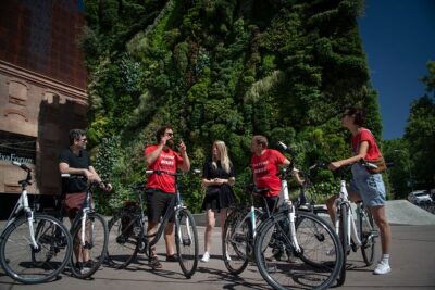 Madrid: 3 hour Guided Highlights Bike Tour with Optional Tapas - Meeting point and what TIM Bikes provides before you roll