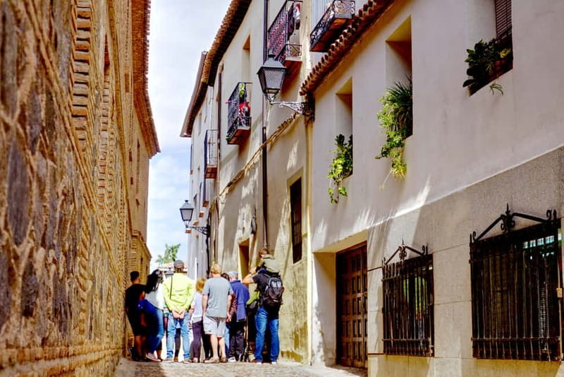 Madrid: 6-Hour Day Trip to Toledo with Guided Walking Tour - Plaza de Zocodover: Starting the Walking Tour in the City’s Old Heart
