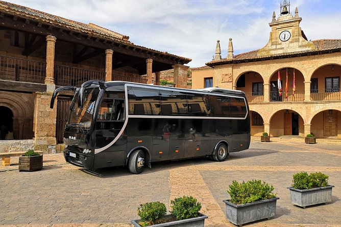 Madrid Barajas Airport Private Transfer To Madrid City - Route and timing: 20–50 minutes, plus Madrid night lighting