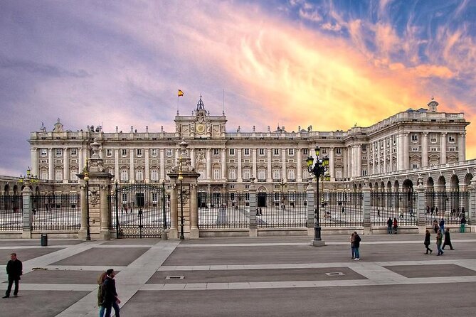 Madrid Best Walking Tour: Old city and Royal sites - Stop 3: Plaza de España and Don Quixote’s Madrid footprint