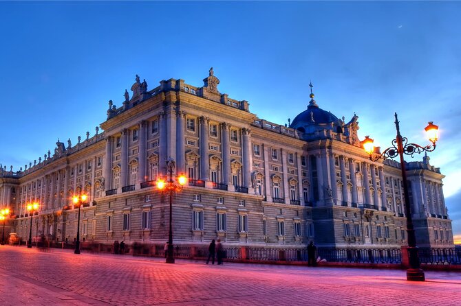 Madrid Best Walking Tour: Old city and Royal sites - Meeting Point, pace, and what 2.5 hours feels like