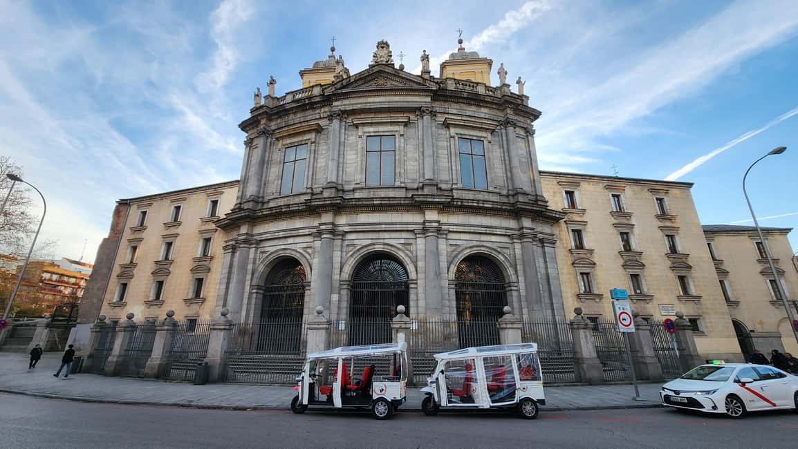 Madrid by Eco Tuk: Private tour, choose your duration! - Royal Palace Area and the Power of Passing by