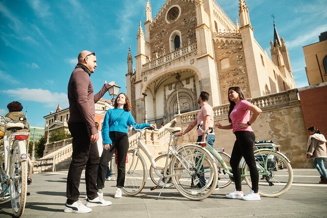 Madrid: City Highlights Guided Vintage Bike Tour - Key things you’ll notice on this Madrid vintage bike tour