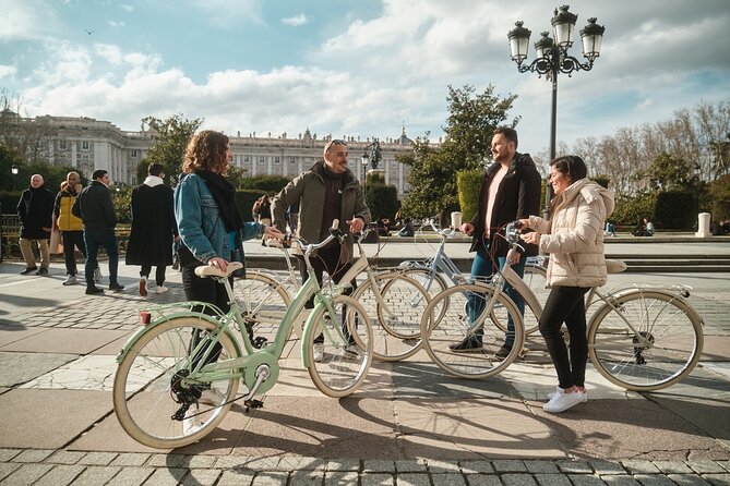 Madrid: City Highlights Guided Vintage Bike Tour - Where the tour starts near Plaza Mayor (and how to think about the timing)