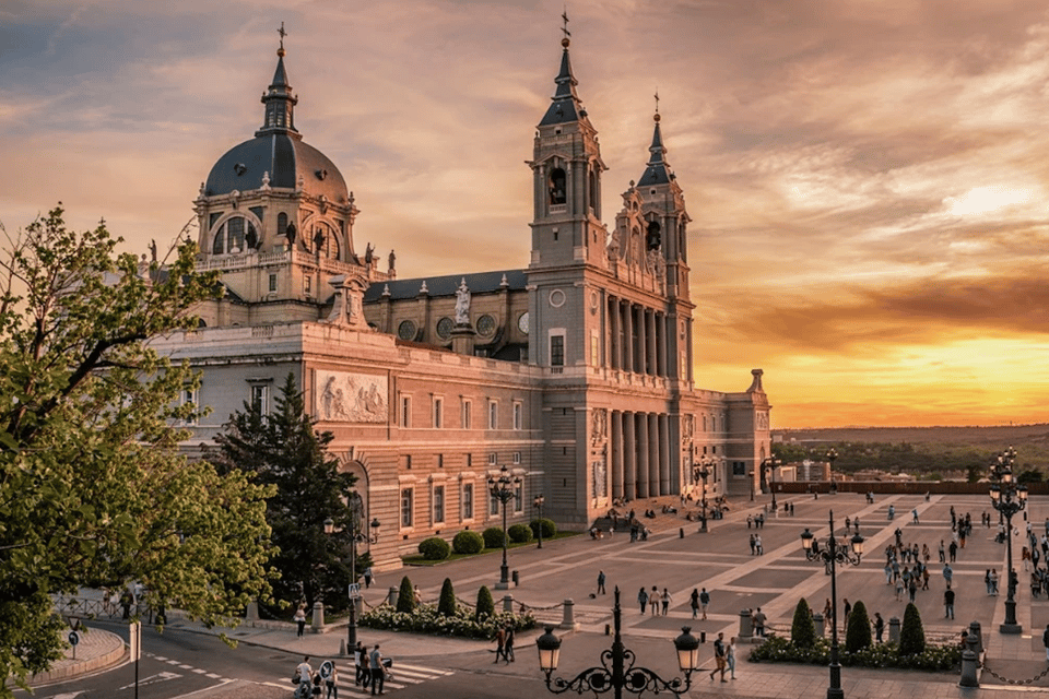 Madrid: City Highlights Guided Walking Tour - Templo de Debod: Ancient Egypt, Rebuilt in Madrid