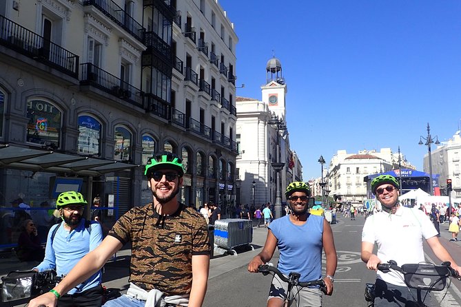 Madrid City Tour | Regular Bike or E-Bike | Reduced Groups - Retiro Park: the longest pedal break, from parterre to lake views