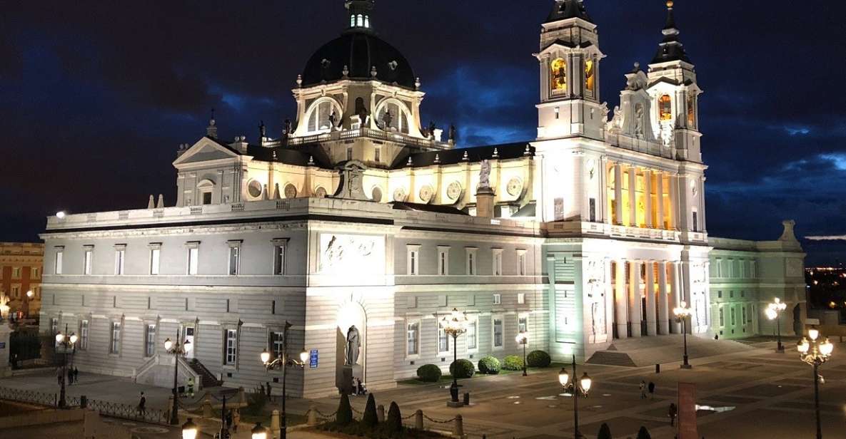 Madrid: Enchanted Evening Walking Tour in Spanish - Price and What You Actually Get for $14