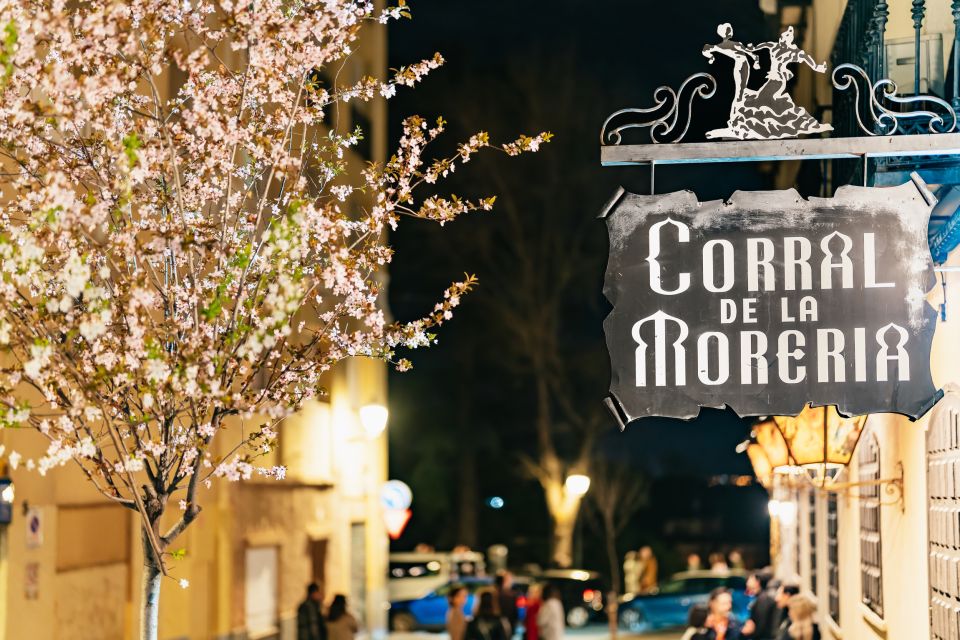 Madrid: Flamenco Show at Corral de la Moreria - Seating, Celebrities, and the Atmosphere Inside