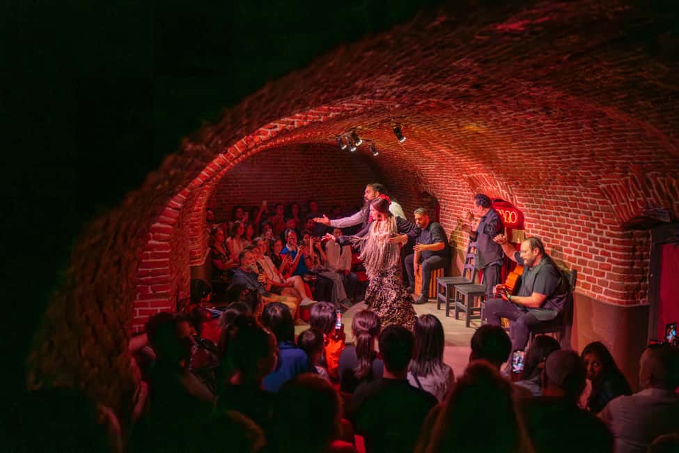 Madrid: Flamenco Show Entry Ticket with Drink & Artist Talk - The Night’s Flow: Lounge Drink, Flamenco Talk, Then One-Hour Show