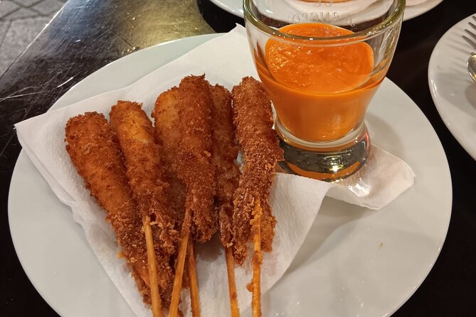 Madrid Food Tour: Tapas, Drinks and Delights with a Local - A smart way to eat Madrid: tapas plus street-level context