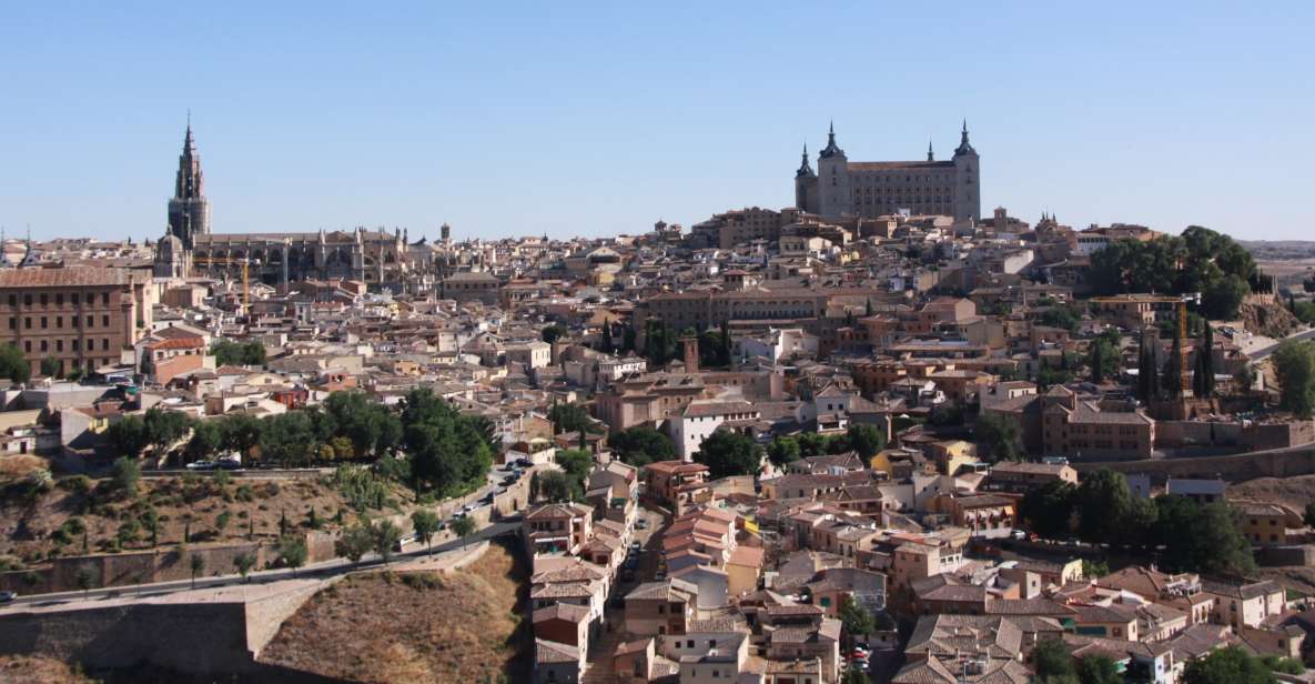 Madrid: Full-Day Guided Tour of Toledo with Cathedral Visit - Madrid to Toledo by coach: start with the Tagus river views