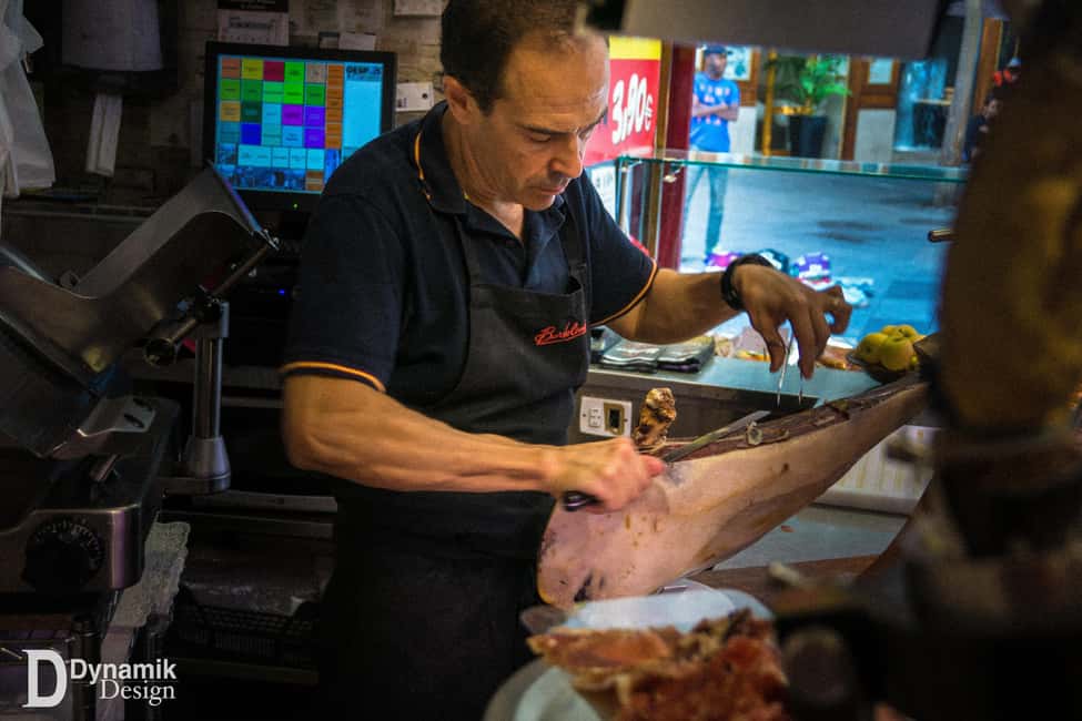 Madrid: Guided Food Tour with Authentic Tapas & Delicacies - What the guides do that makes it work