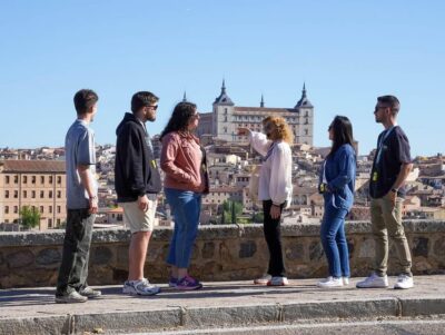 Madrid: Guided Tour of Toledo with Cathedral Visit - The coach ride: quick comfort, then straight to Toledo’s streets
