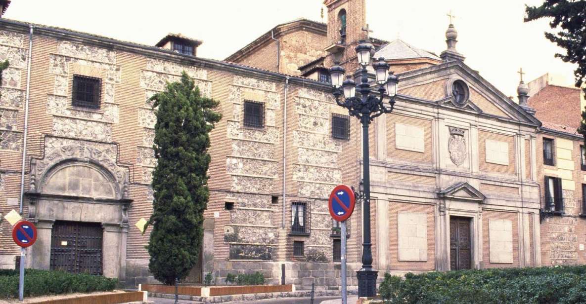 Madrid: Guided Walking Tour of Monasterio de las Descalzas - Meeting at Pl. de las Descalzas and finding your guide fast