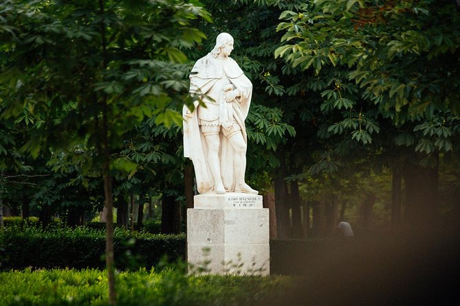 Madrid Highlights and Hidden Gems Private Tour with a Guide - The “bonus stop” depends on your guide’s route