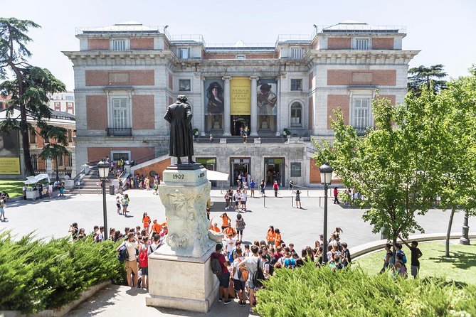 Madrid Highlights Tour with Santiago Bernabeu Stadium Entrance - Who Should Book This Madrid and Bernabéu Combo?