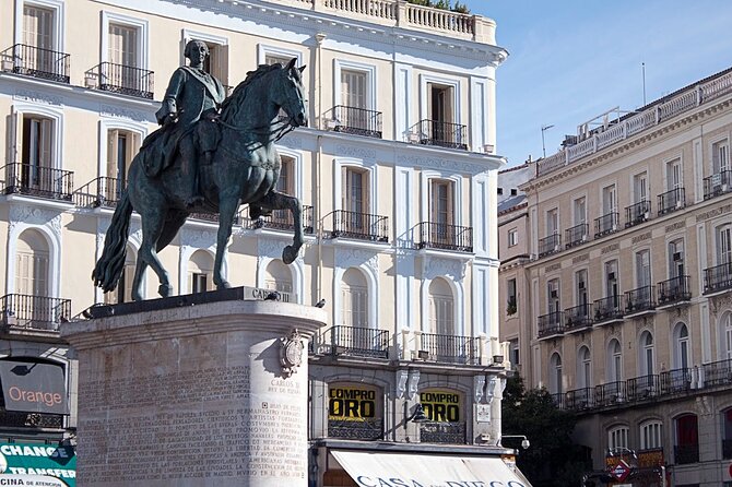 Madrid Historic Centre Food Tour with Authentic Tapas & Wines - Iberian ham, oil, and cheese: what to look for on the tasting