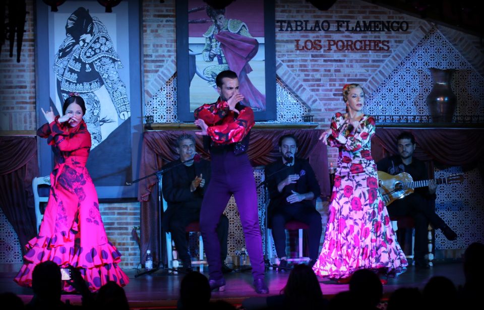Madrid: Los Porches Flamenco Show with Tapas and Wine Ticket - Timing in a 2-hour show: what to plan before and after