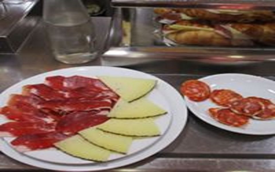 Madrid: Old Madrid Walking Food and Wine Tour - The Food Choices: Classic Tapas You’ll Learn to Order (and Repeat)