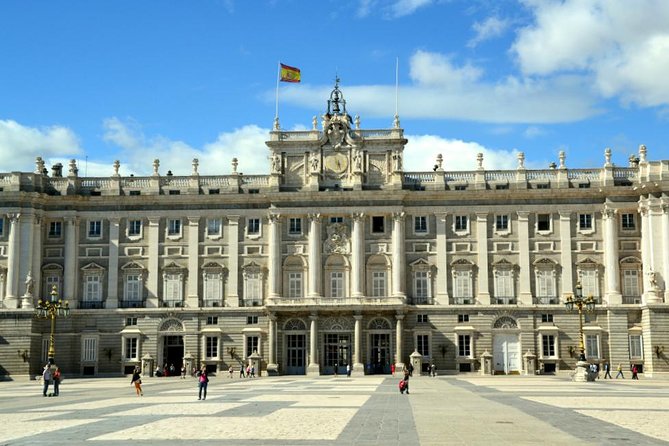 Madrid Old Town Donation-Based Walking Tour - Getting Started at Puerta del Sol (and Why That Matters)
