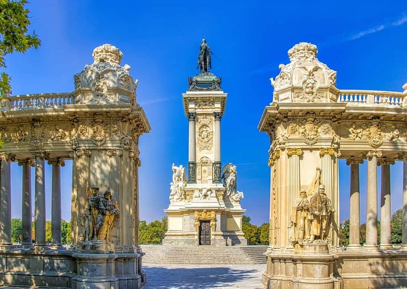 Madrid: Old Town & Poets District Guided Walking Tour - Puerta del Sol and the Central Loop: Orientation You’ll Reuse
