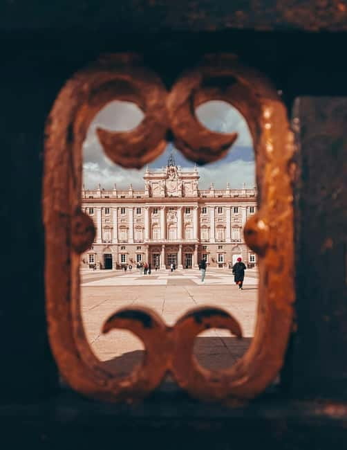 Madrid: Old Town & Poets District Guided Walking Tour - Plaza de Oriente Finish: Royal Palace Views and How to Extend the Day