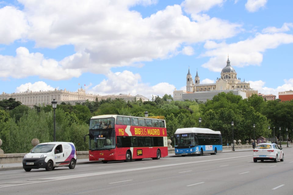 Madrid: Open-Top Big Bus Sightseeing Tour with Live Guide - Entering Madrid’s Biggest Hits From Neptuno Fountain