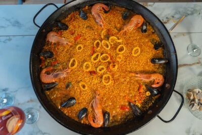 Madrid: Paella & Sangria Classes – Seafood, Chicken or Vegan - Choose your paella style: seafood, chicken, or vegetable