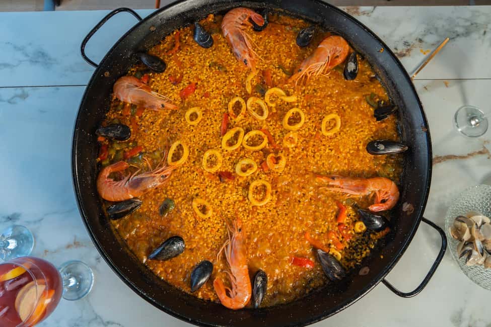 Madrid: Paella & Sangria Classes – Seafood, Chicken or Vegan - Choose your paella style: seafood, chicken, or vegetable