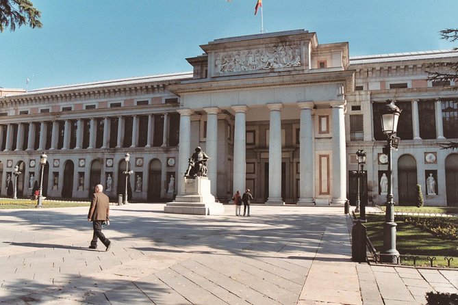 Madrid Panoramic Sightseeing Guided Tour - Puerta de Toledo and Almudena Cathedral: big landmarks without ticket stress