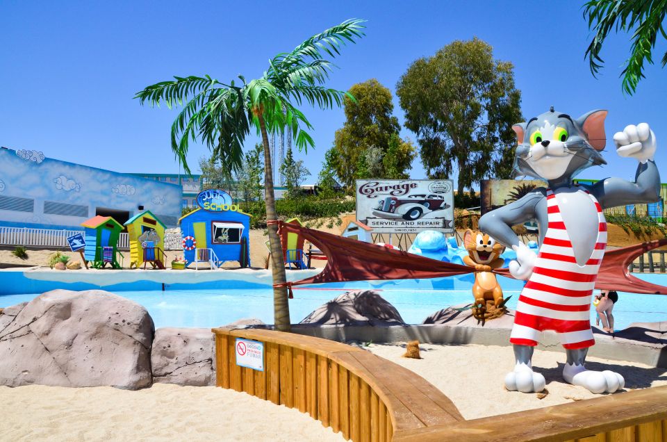 Madrid: Parque Warner Beach Entry Ticket - Parque Warner Beach: 40,000 m² of summer fun near Madrid