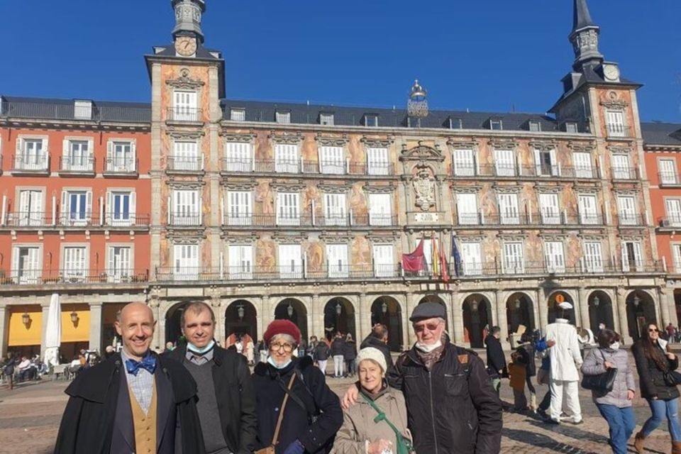 Madrid: Private custom tour with a local guide - Timing and getting around: walking first, public transport sometimes
