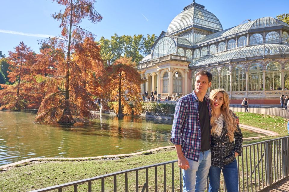 Madrid: Private Photoshoot at the Retiro Park - Pose help that makes it feel normal