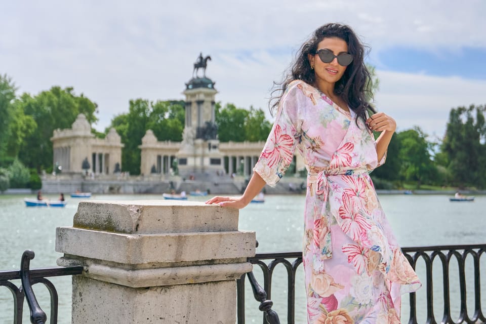 Madrid: Private Photoshoot at the Retiro Park - Price and value: $77 per group up to 5