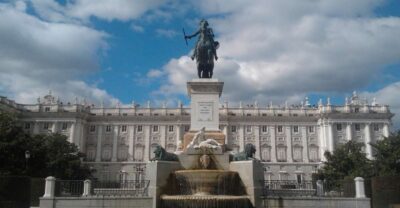 Madrid: Royal Palace and Almudena Cathedral Small-Group Tour - Meeting at Ópera and Passing Airport-Style Security