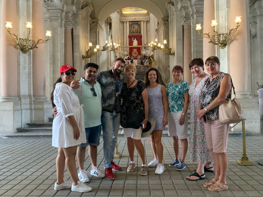 Madrid: Royal Palace Entry Ticket and Small Group Tour - Plaza de la Armería and the best photo moment